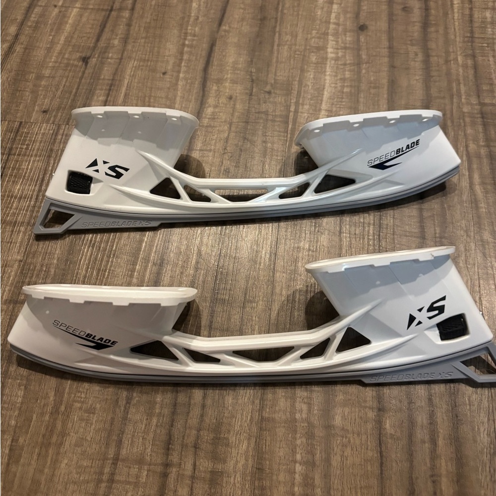 CCM Hockey SpeedBlade XS Skate Blade Holders Size 295 New